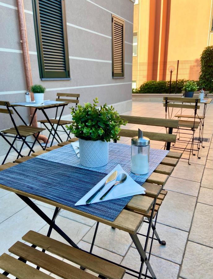 Floridida Rooms & Breakfast Marina dʼMarina dʼAndora Eksteriør billede